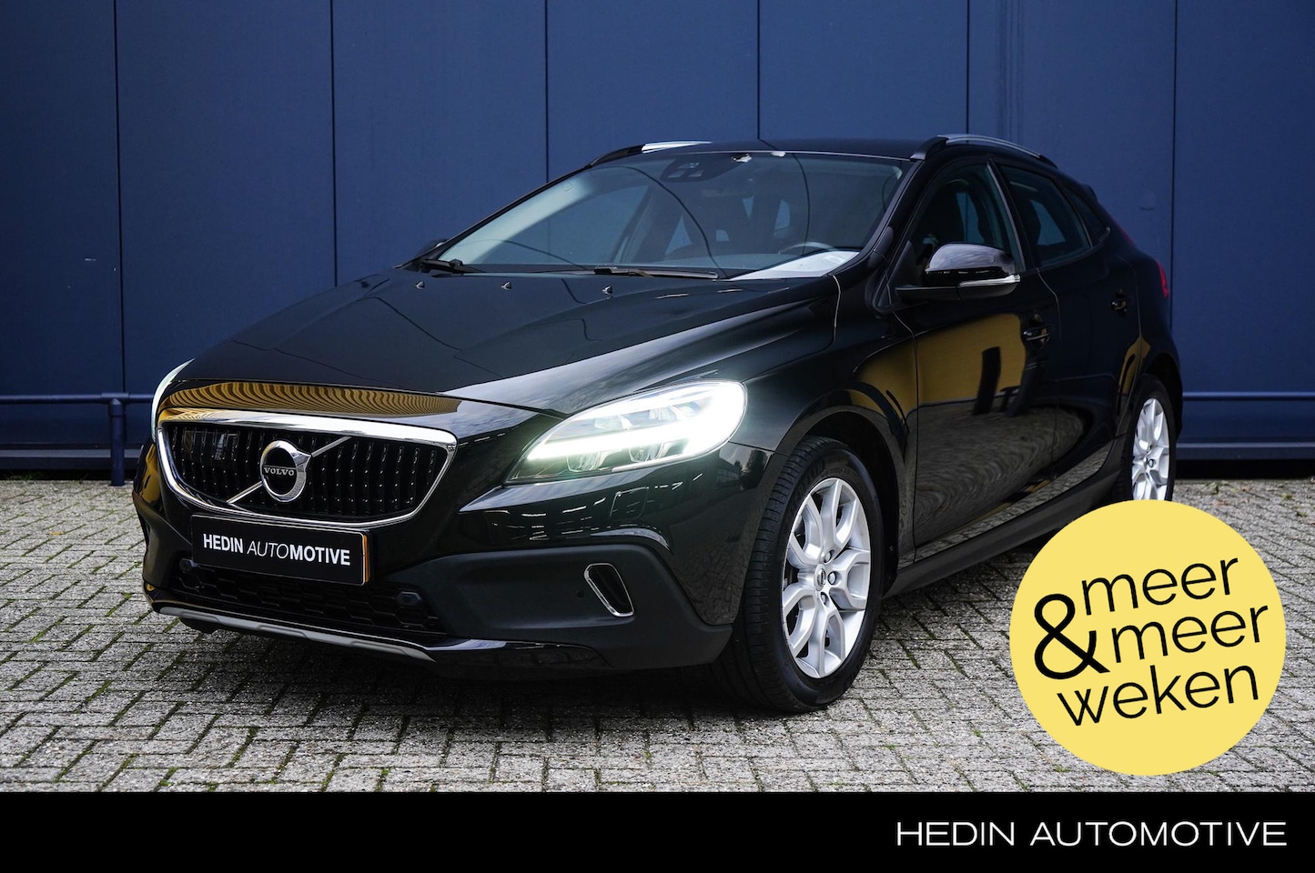 Volvo V40 Cross Country - 1.5 T3 Kinetic | Trekhaak | Adaptieve cruise control | Parkeercamera | Dode hoek detectie - AutoWereld.nl