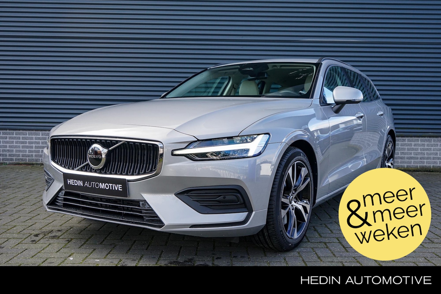 Volvo V60 - 2.0 B3 Essential | Lederen bekleding | Parkeerverwarming - AutoWereld.nl