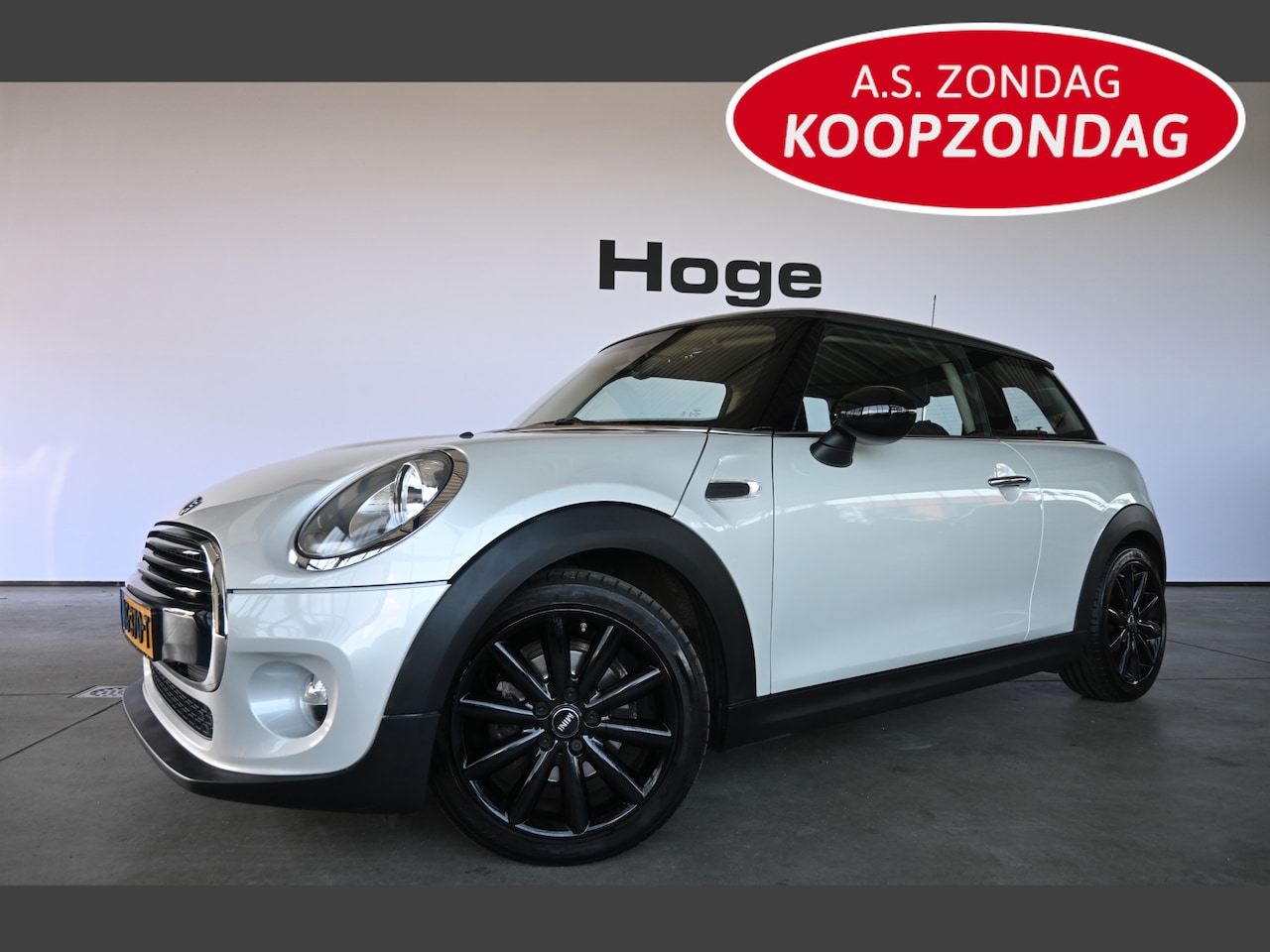 MINI Cooper - Mini 1.5 Salt Business NAP Airco Navigatie Dealer Onderhouden! Inruil Mogelijk! - AutoWereld.nl