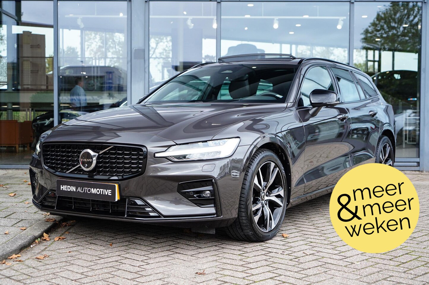 Volvo V60 - 2.0 B3 Plus Dark | Automaat | Panoramadak elektrisch | Sportstoelen Elektrisch verstelbaar - AutoWereld.nl