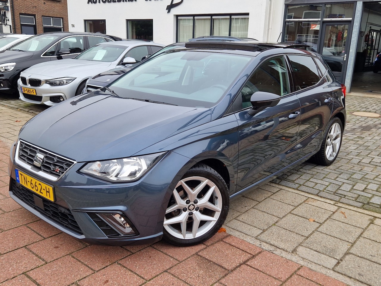 Seat Ibiza - 1.0 TSI FR Business Intense 1.0 TSI FR Business Intense, Panoramdak,Navigatie,Apple Car Play,Android - AutoWereld.nl