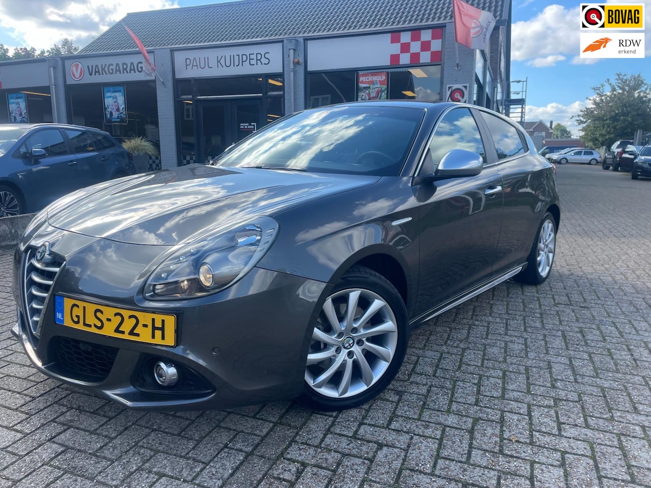 Alfa Romeo Giulietta - 1.4 Turbo MultiAir AUTOMAAT *leder + navigatie + 17 inch velgen* - AutoWereld.nl