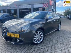 Alfa Romeo Giulietta - 1.4 Turbo MultiAir AUTOMAAT *leder + navigatie + 17 inch velgen