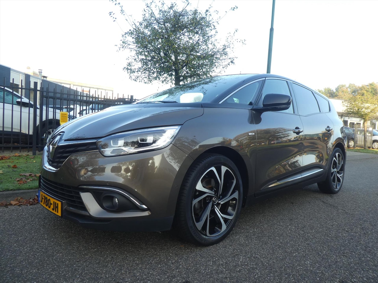 Renault Grand Scénic - 1.3 TCe 140pk Aut GPF 7pl. Bose Clima Navi Thaak Xenon - AutoWereld.nl