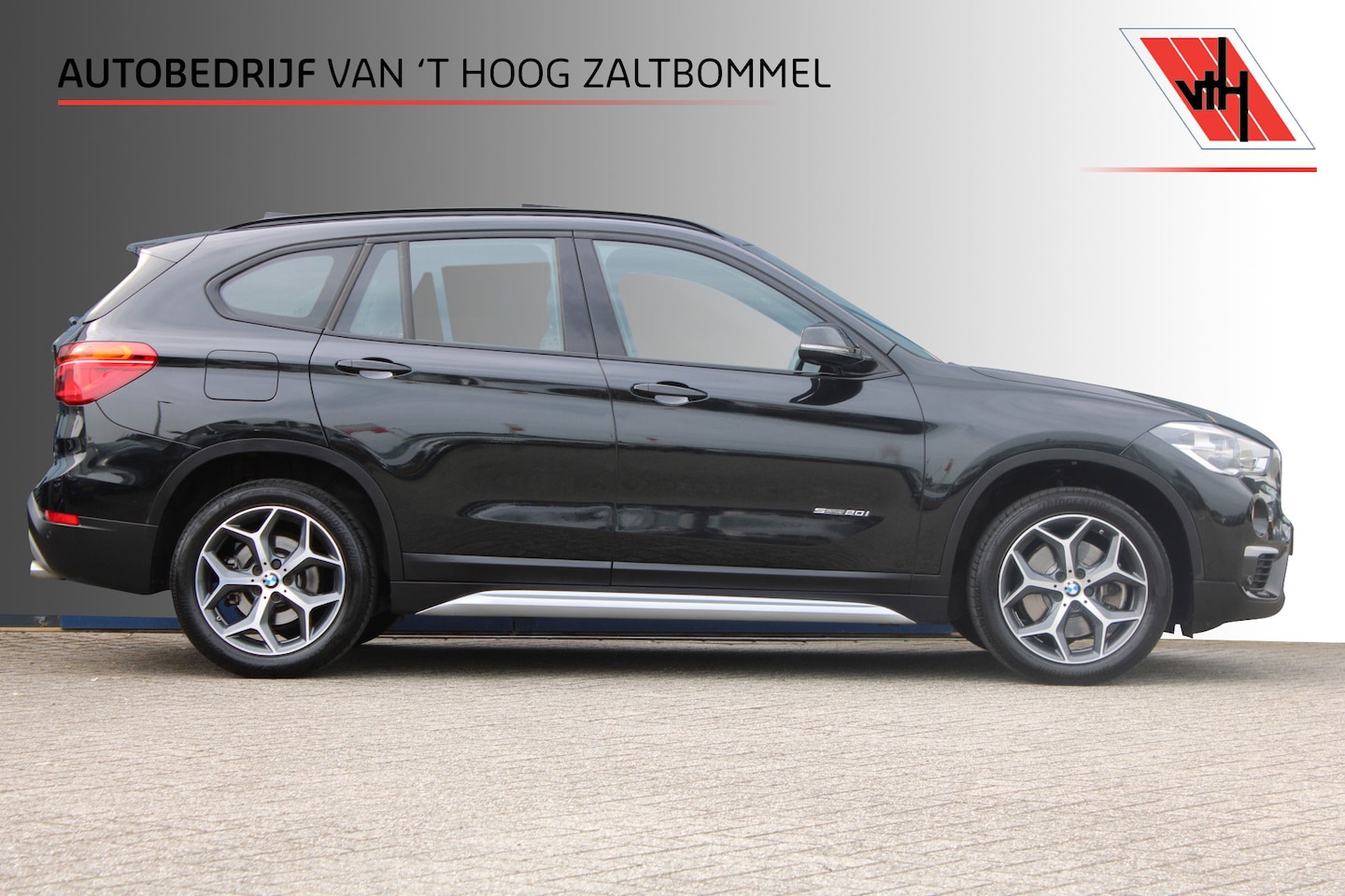 BMW X1 - sDrive20i 192pk Centennial High Executive PANORAMADAK LEDER HEAD-UP - AutoWereld.nl