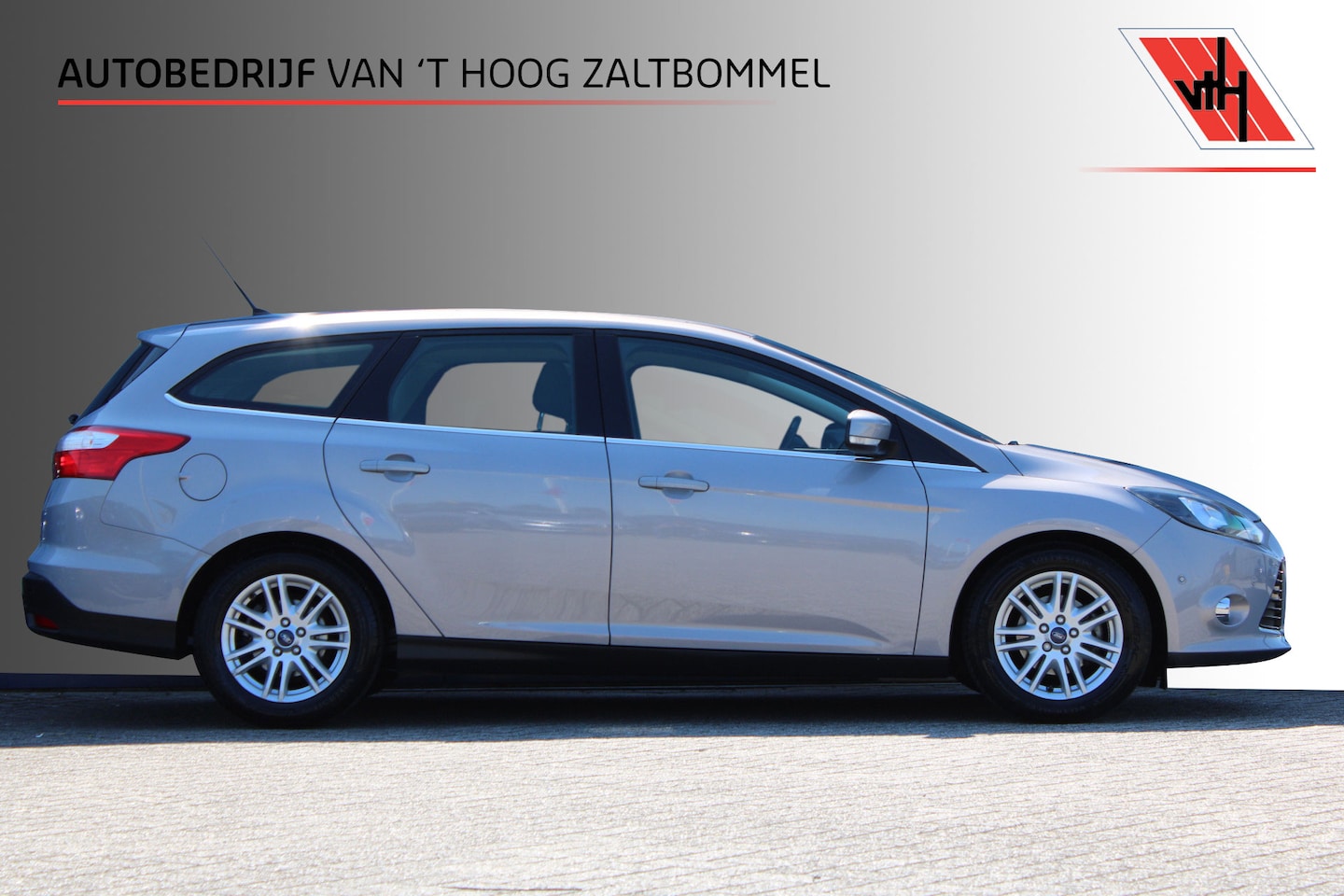 Ford Focus Wagon - 1.0 EcoBoost Titanium NAVI TREKHAAK NL AUTO - AutoWereld.nl