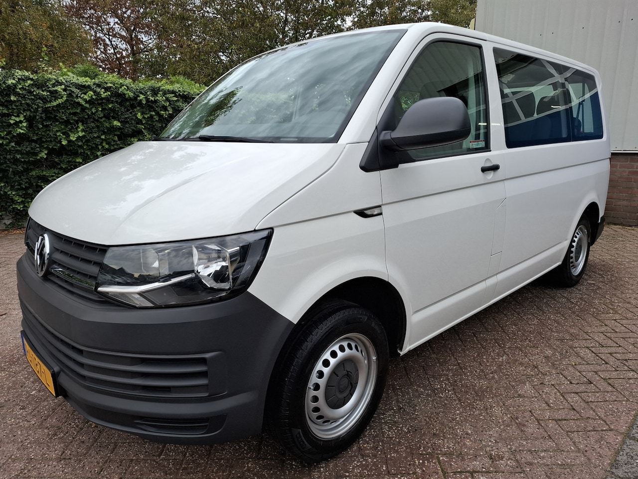 Volkswagen Transporter Kombi - 2.0 TSI L1H1 22500.- INCL BTW 9-PERSOONS BENZINE AARDGAS CNG 150PK - AutoWereld.nl