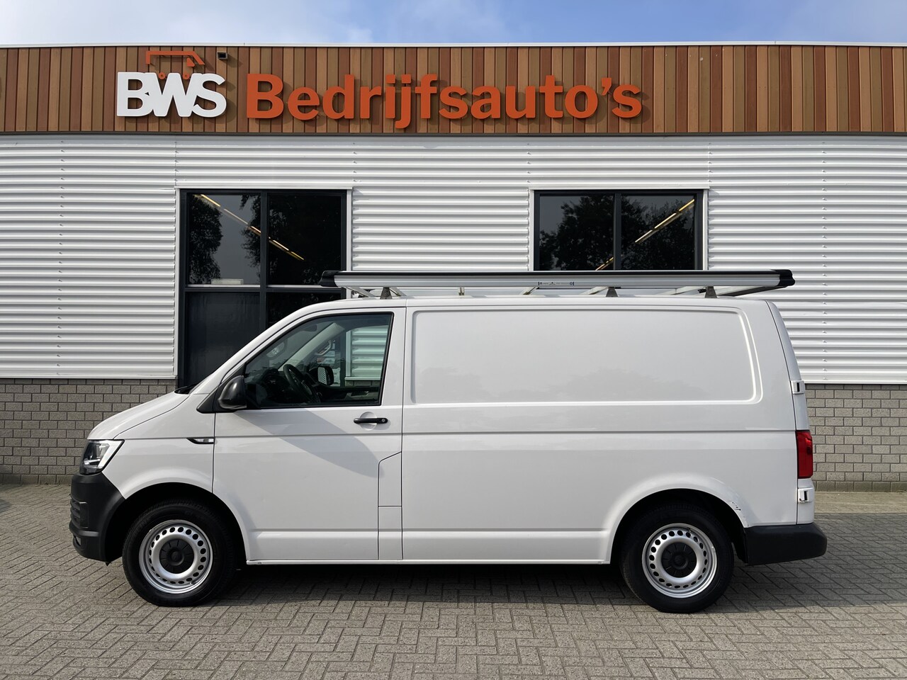 Volkswagen Transporter - 2.0 TDI L1H1 Comfortline / vaste prijs rijklaar € 14.950 ex btw / euro 6 diesel / lease va - AutoWereld.nl