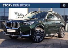 BMW X1 - xDrive23i xLine High Executive Automaat / Panoramadak / Trekhaak / Sportstoelen / Adaptiev