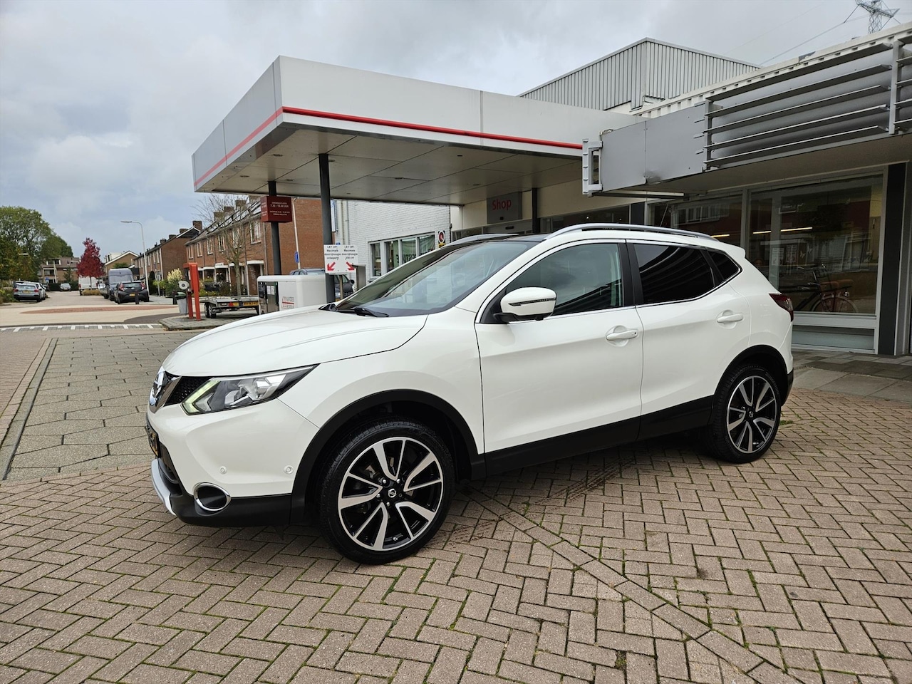 Nissan Qashqai - 1.6 163pk DIG-T Tekna +Glassroof - AutoWereld.nl