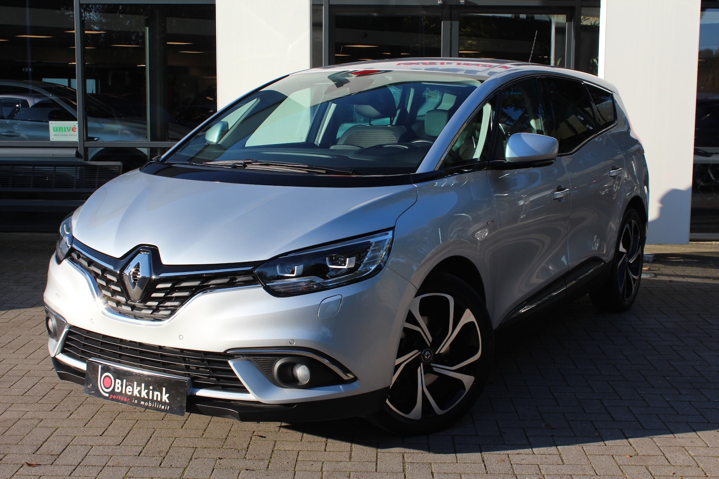 Renault Grand Scénic - 1.3 TCe Bose 160 pk EDC AUTOMAAT, 9.3 scherm, Navigatie, HUD, Clima., Stoel verw., BOSE in - AutoWereld.nl