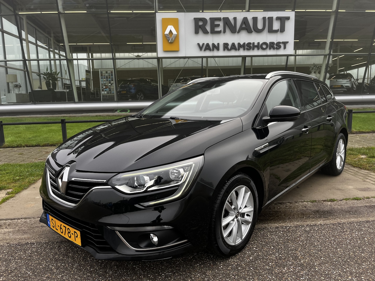 Renault Mégane Estate - 1.2 TCe Limited / 132 PK / Trekhaak / PDC. Achter / Climate / Cruise / Armsteun / Climate - AutoWereld.nl