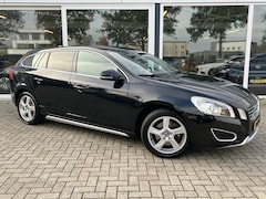 Volvo V60 - 2.0 T5 Momentum 50% deal 6.475, - ACTIE Automaat / Memory / Trekhaak / PDC achter / Navi