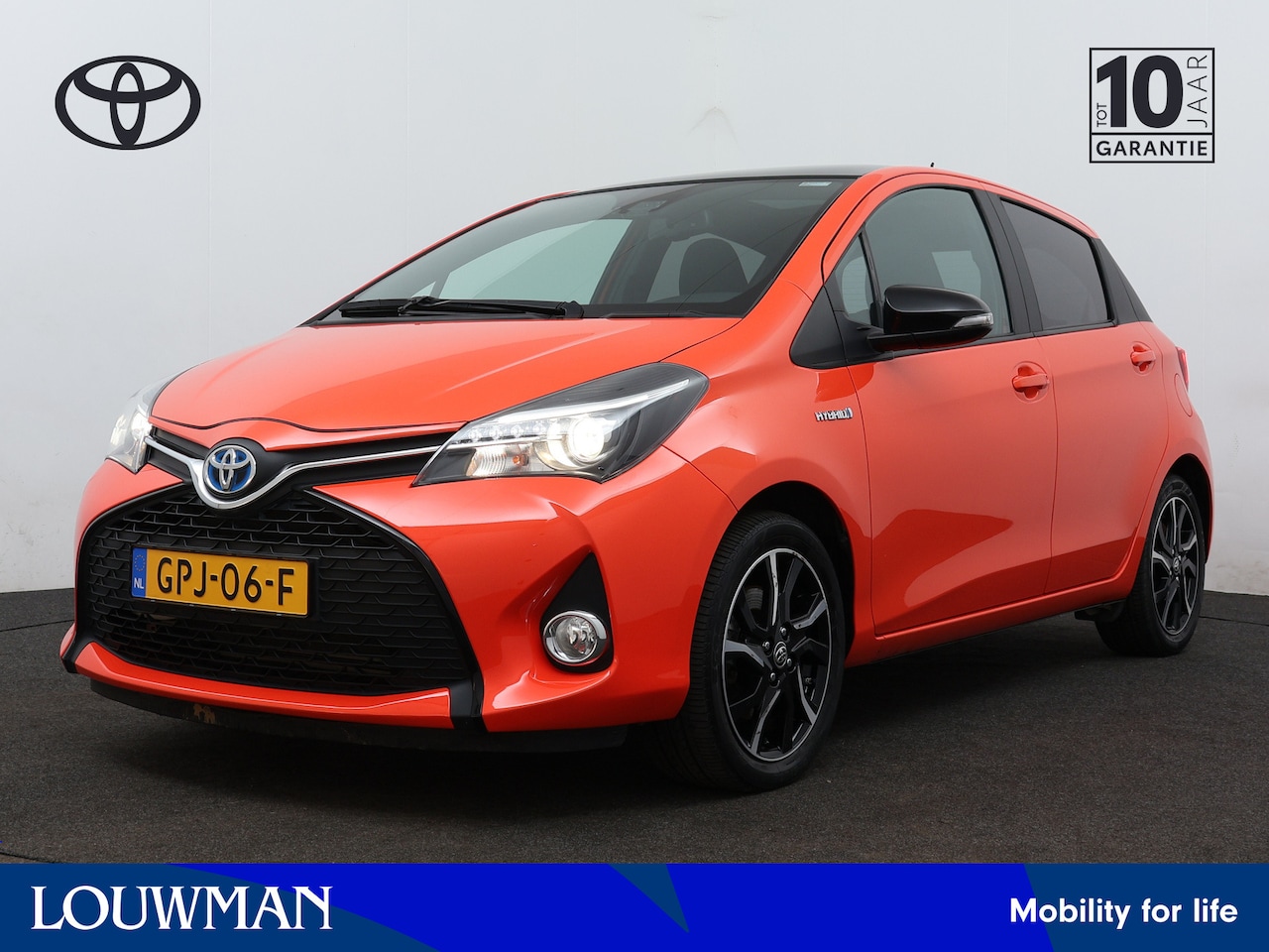 Toyota Yaris - 1.5 Hybrid Orange Sport Limited | Panoramadak | Navigatie | - AutoWereld.nl