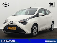 Toyota Aygo - 1.0 VVT-i x-play | Navigatie | Achteruitrijcamera |