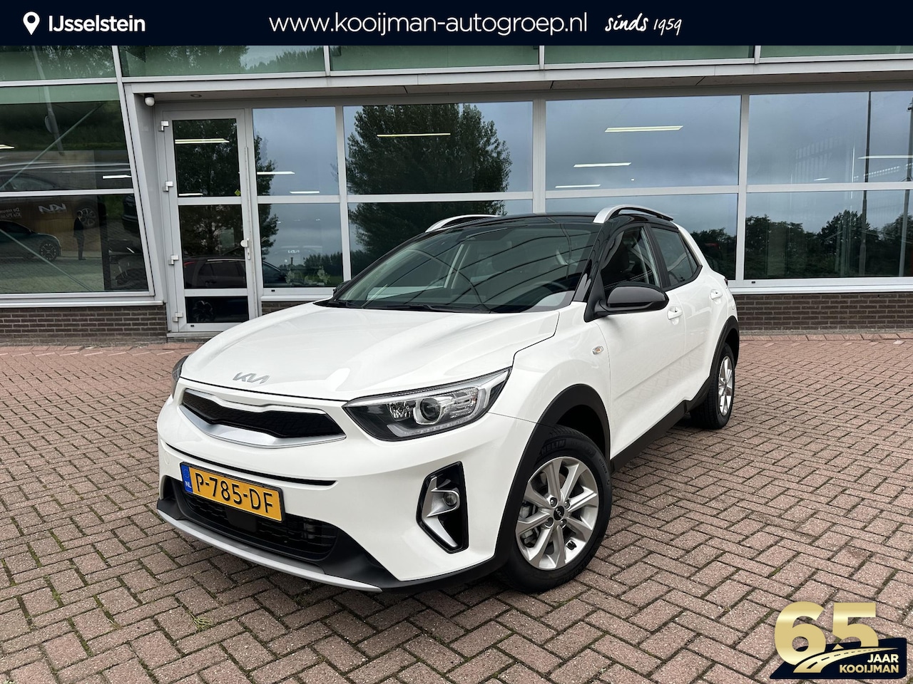 Kia Stonic - 1.0 T-GDi MHEV DynamicLine Dealeronderhouden | Navi | Climate Control - AutoWereld.nl