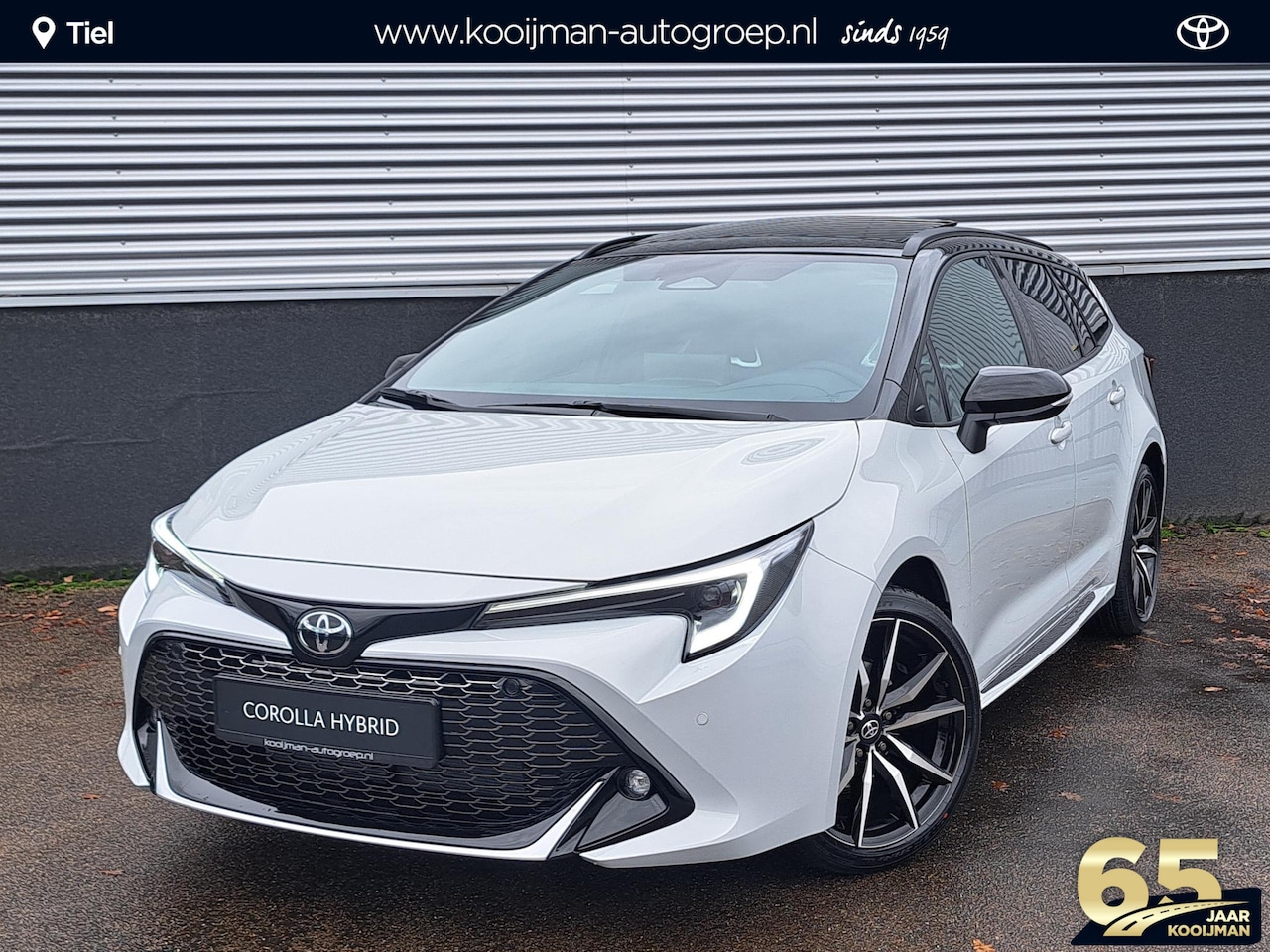 Toyota Corolla Touring Sports - 1.8 Hybrid GR Sport Automaat PANO, Nieuw en direct uit voorraad leverbaar - AutoWereld.nl