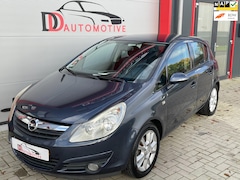 Opel Corsa - 1.2-16V Essentia AUTOMAAT/AIRCO/AUX/NW APK