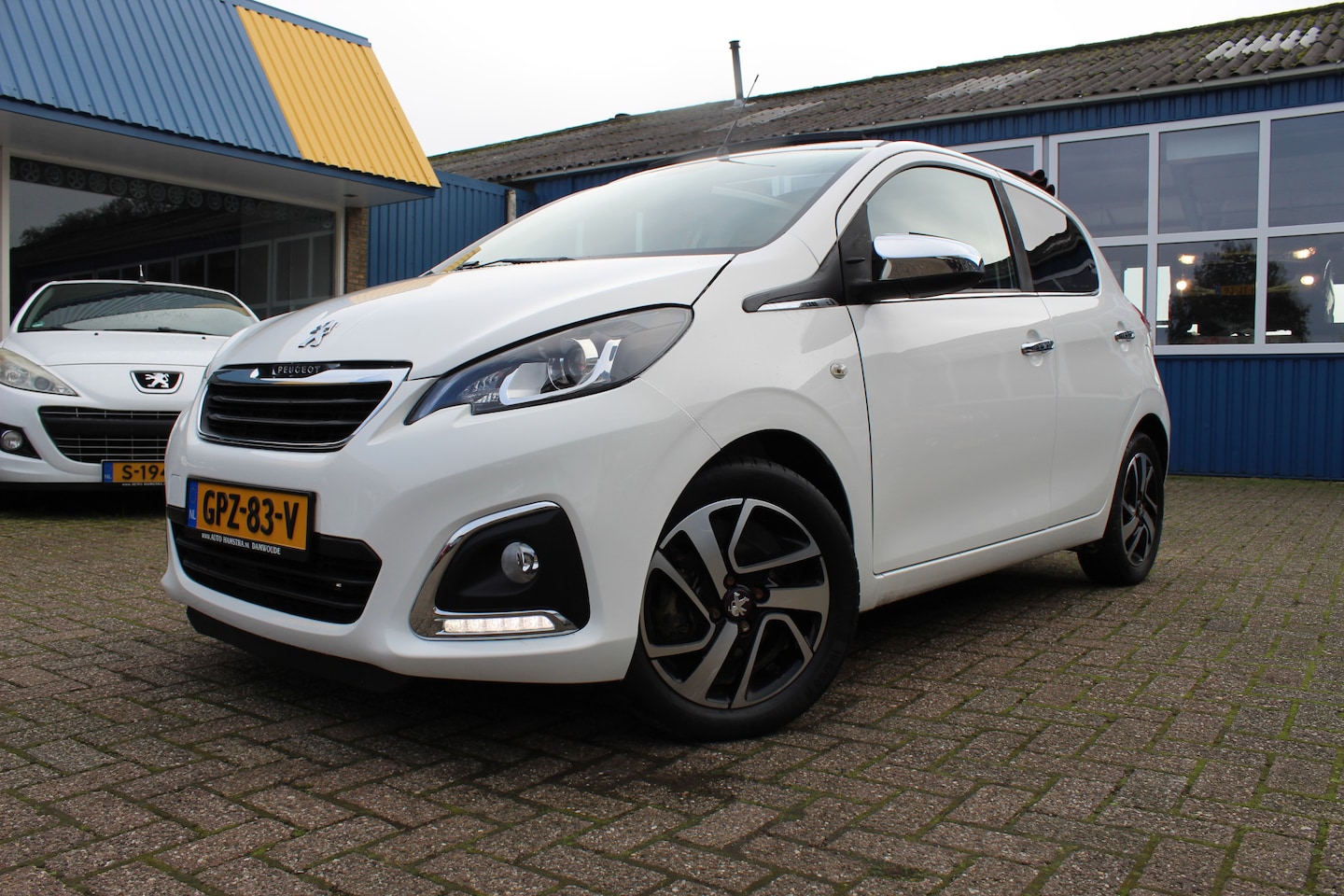 Peugeot 108 - 1.2-16V "Allure Summer Top " Airco - 82 Pk - AutoWereld.nl