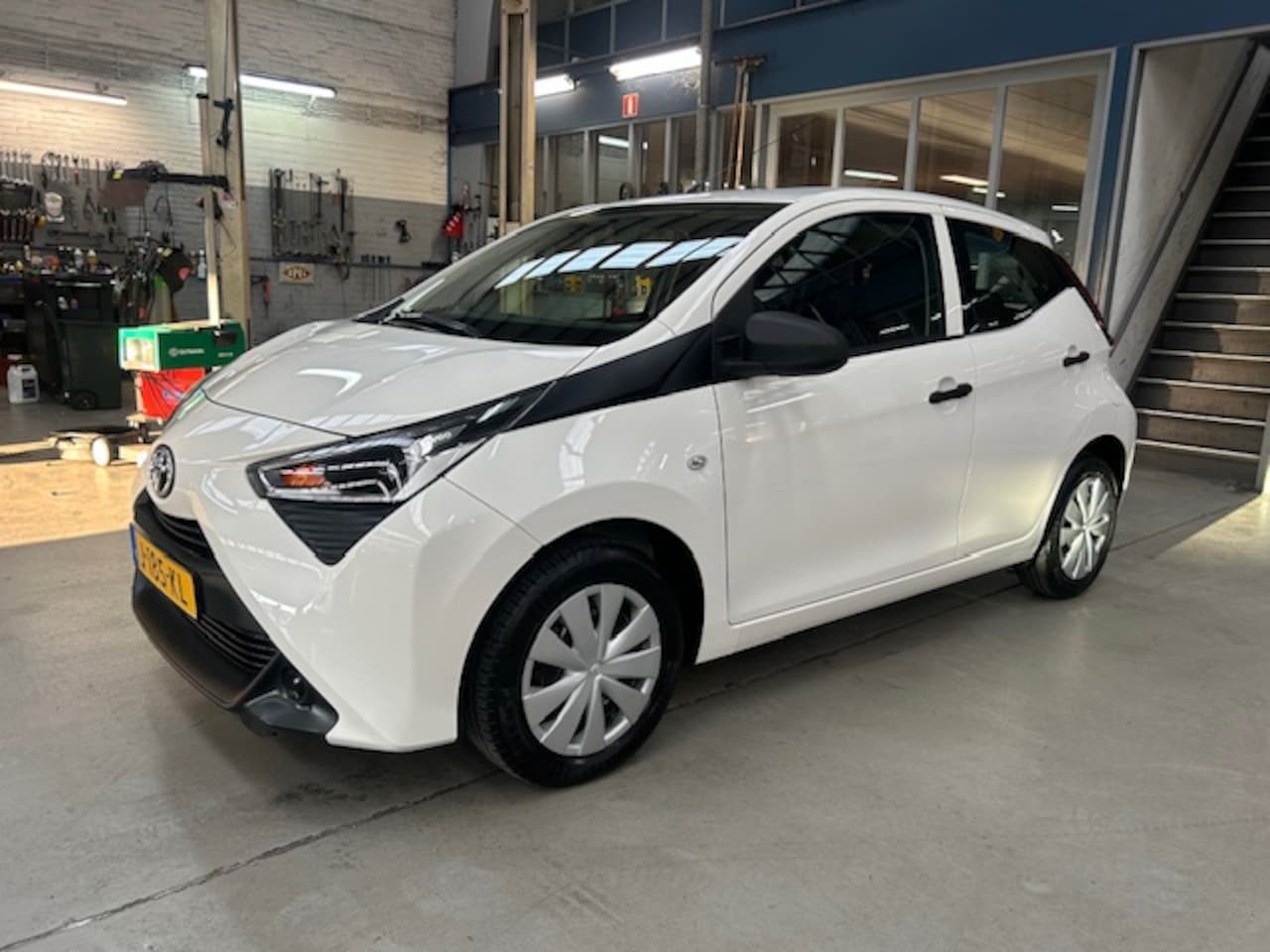 Toyota Aygo - 1.0 VVT-i 72pk 5D x-fun | Airco | Bluetooth | NAP | Rijklaar prijs! - AutoWereld.nl