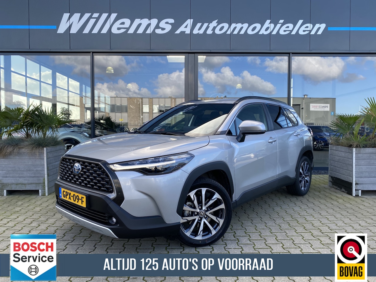 Toyota Corolla Cross - 2.0 Hybrid Style 153PK Adap Cruise & Apple Carplay & Navi & Stuur - Stoelverwarming - AutoWereld.nl