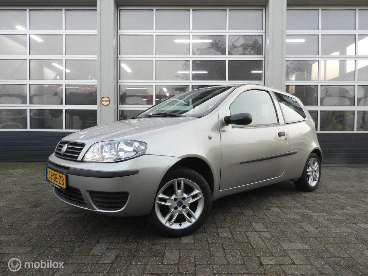 Fiat Punto - 1.2 Nieuw APK - AutoWereld.nl