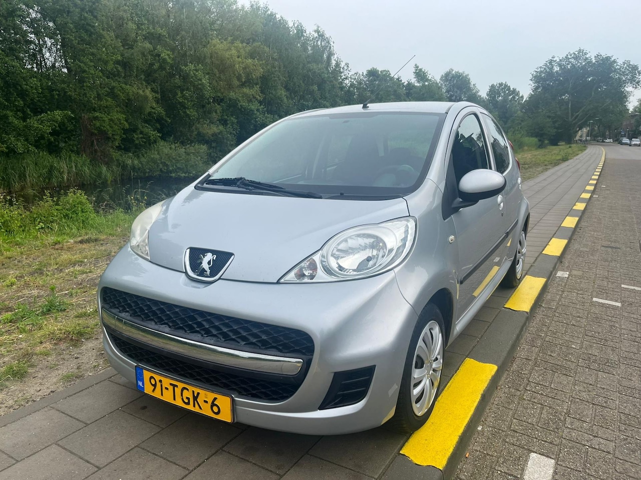 Peugeot 107 - 1.0-12V XS- 5 Deurs-Airco - AutoWereld.nl