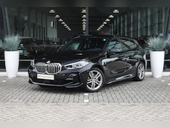 BMW 1-serie - 118i Executive M Sport Automaat / Sportstoelen / LED / Live Cockpit Professional / Cruise