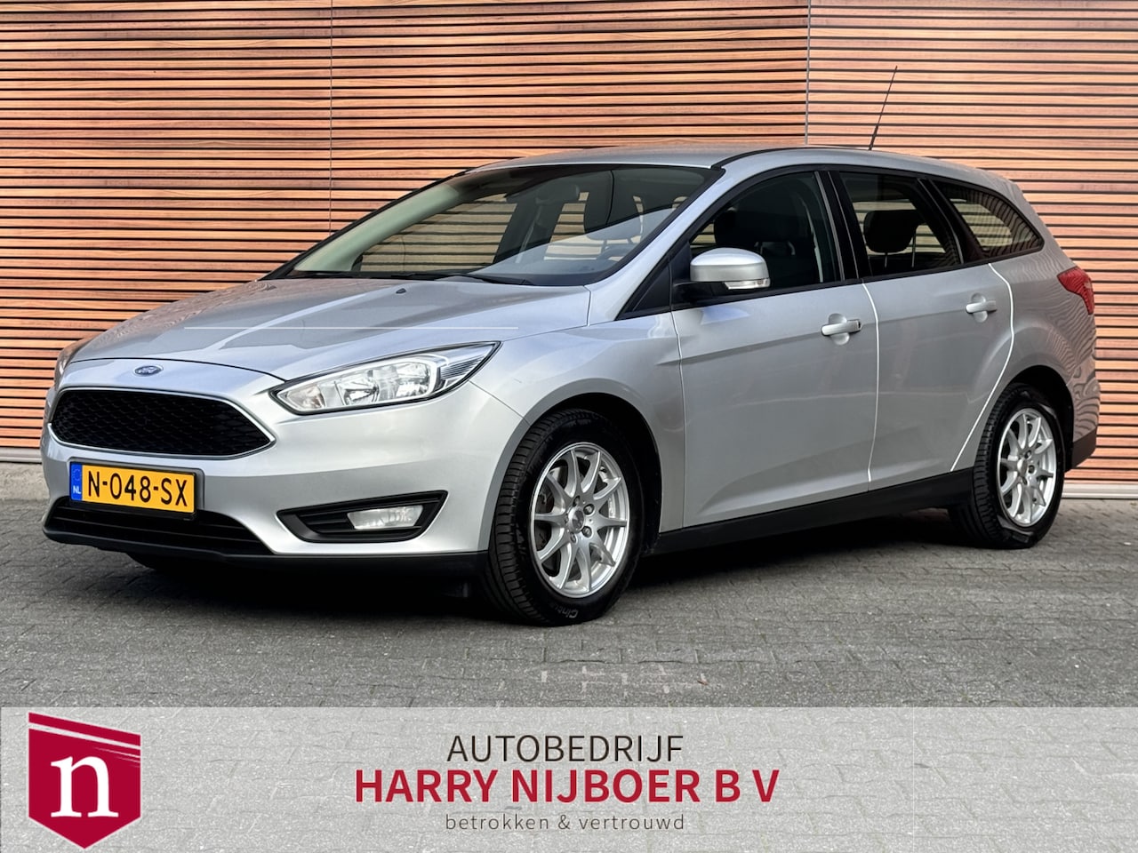 Ford Focus Wagon - 1.5 Titanium Edition Navi / Cruise / stoel verwarming / 1500 kg trekgewicht - AutoWereld.nl