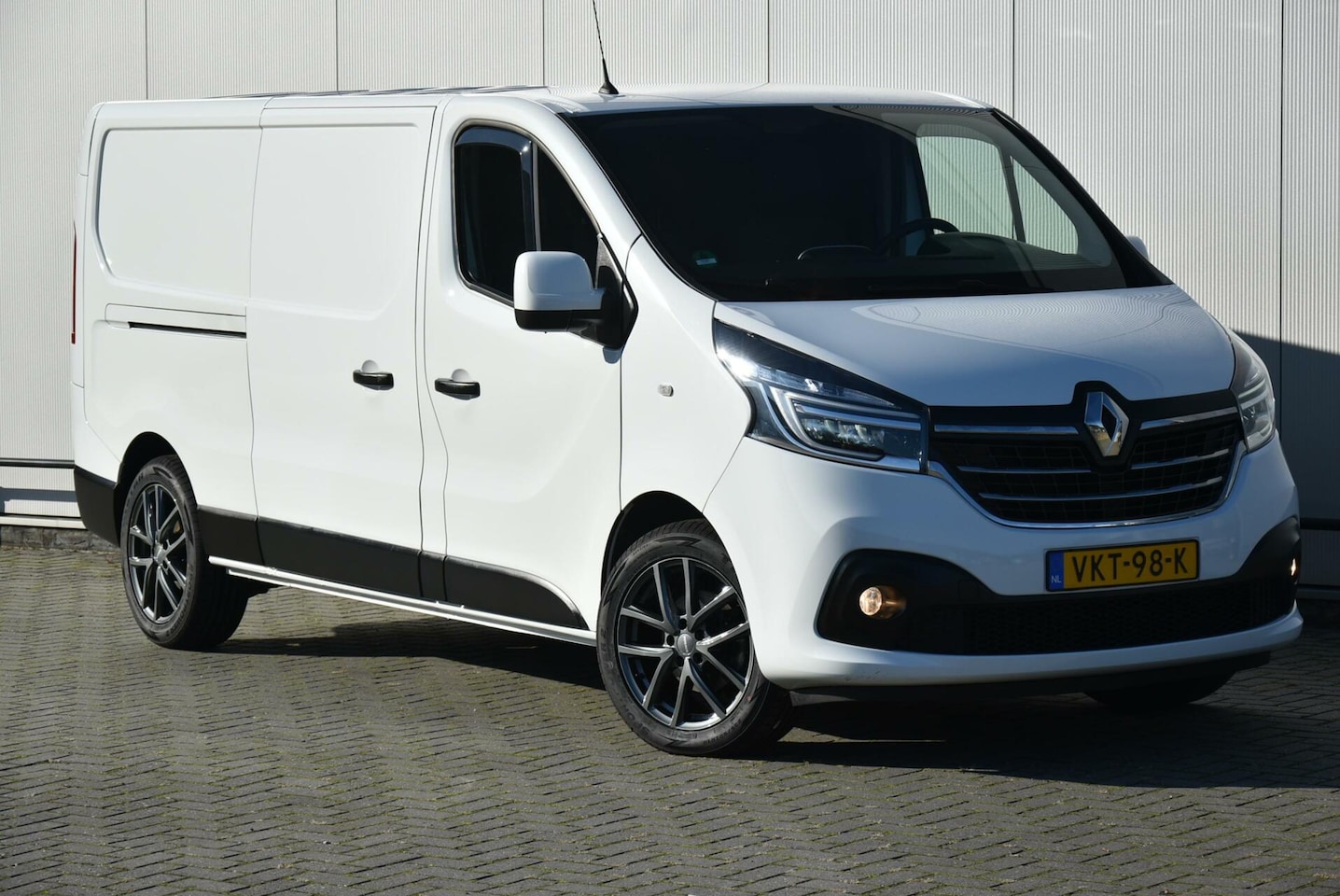 Renault Trafic - bestel 2.0 dCi 145 T29 L2H1 Business - AutoWereld.nl