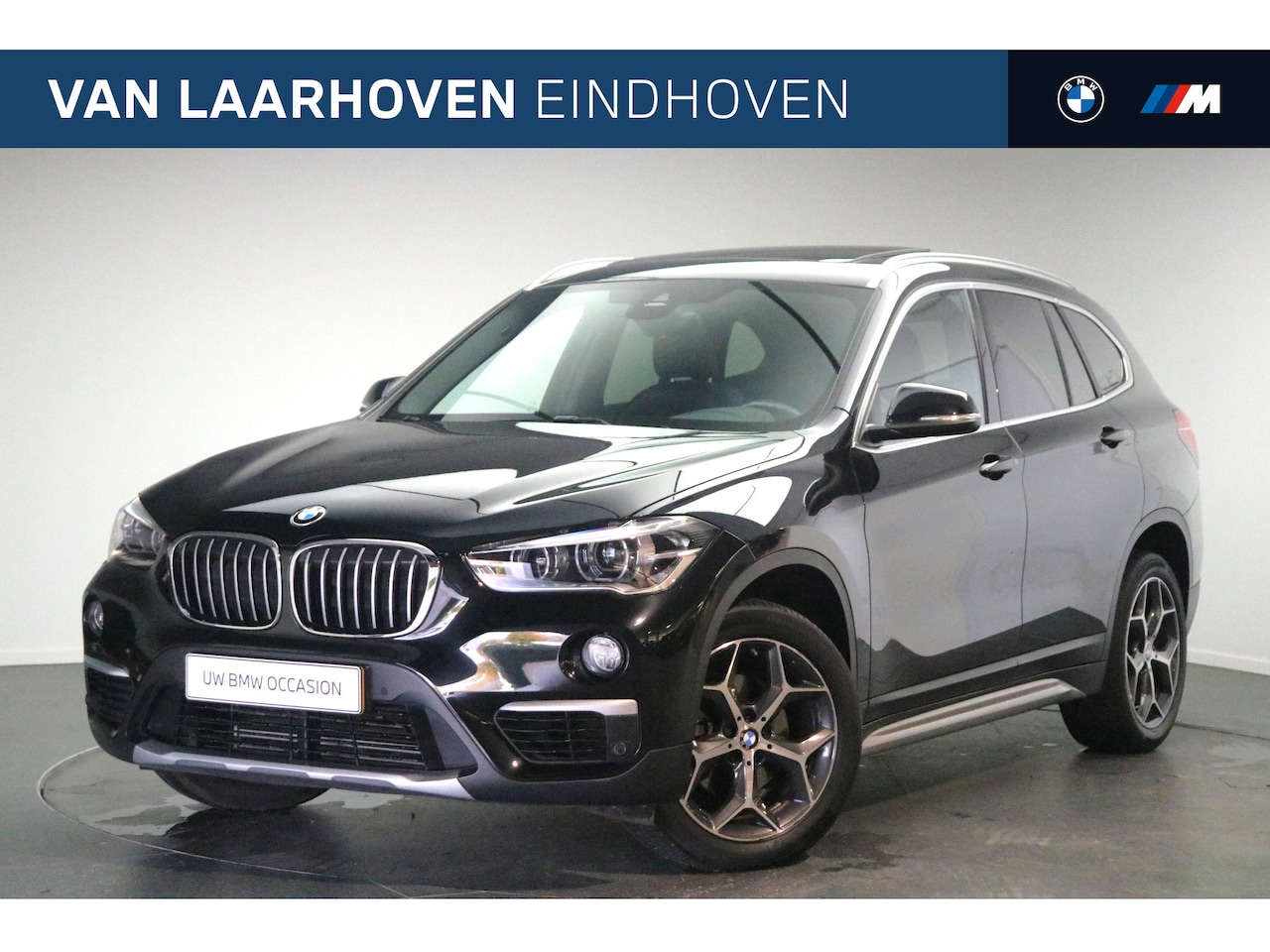 BMW X1 - sDrive18i Executive xLine Automaat / Panoramadak / Trekhaak / Achteruitrijcamera / Sportst - AutoWereld.nl