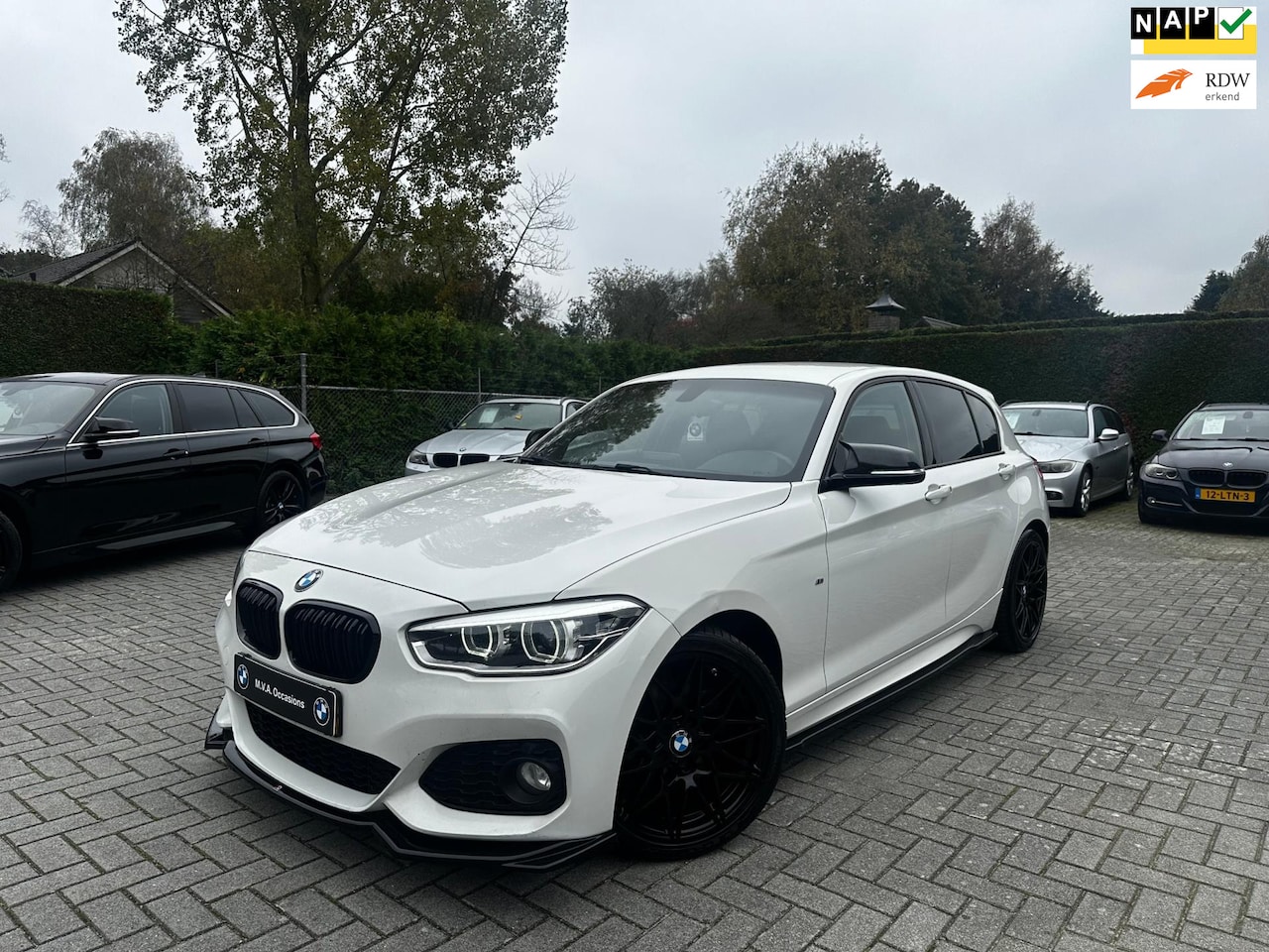 BMW 1-serie - 116i M Sport|Maxton design|Navigatie|Alcantara|Led Verlichting|Nette Auto.. - AutoWereld.nl