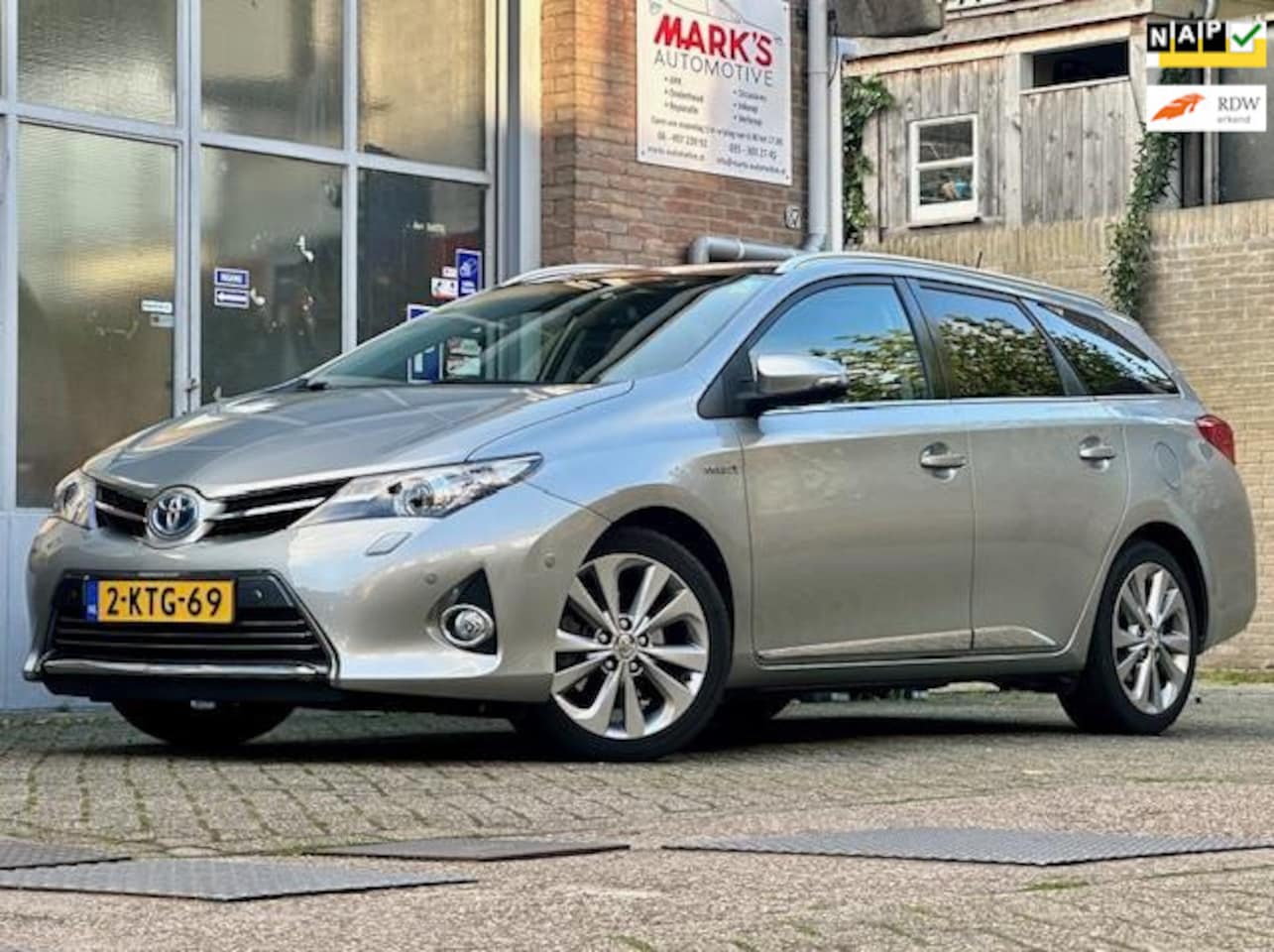 Toyota Auris Touring Sports - 1.8 Hybrid Lease Pro 1.8 Hybrid Lease Pro - AutoWereld.nl