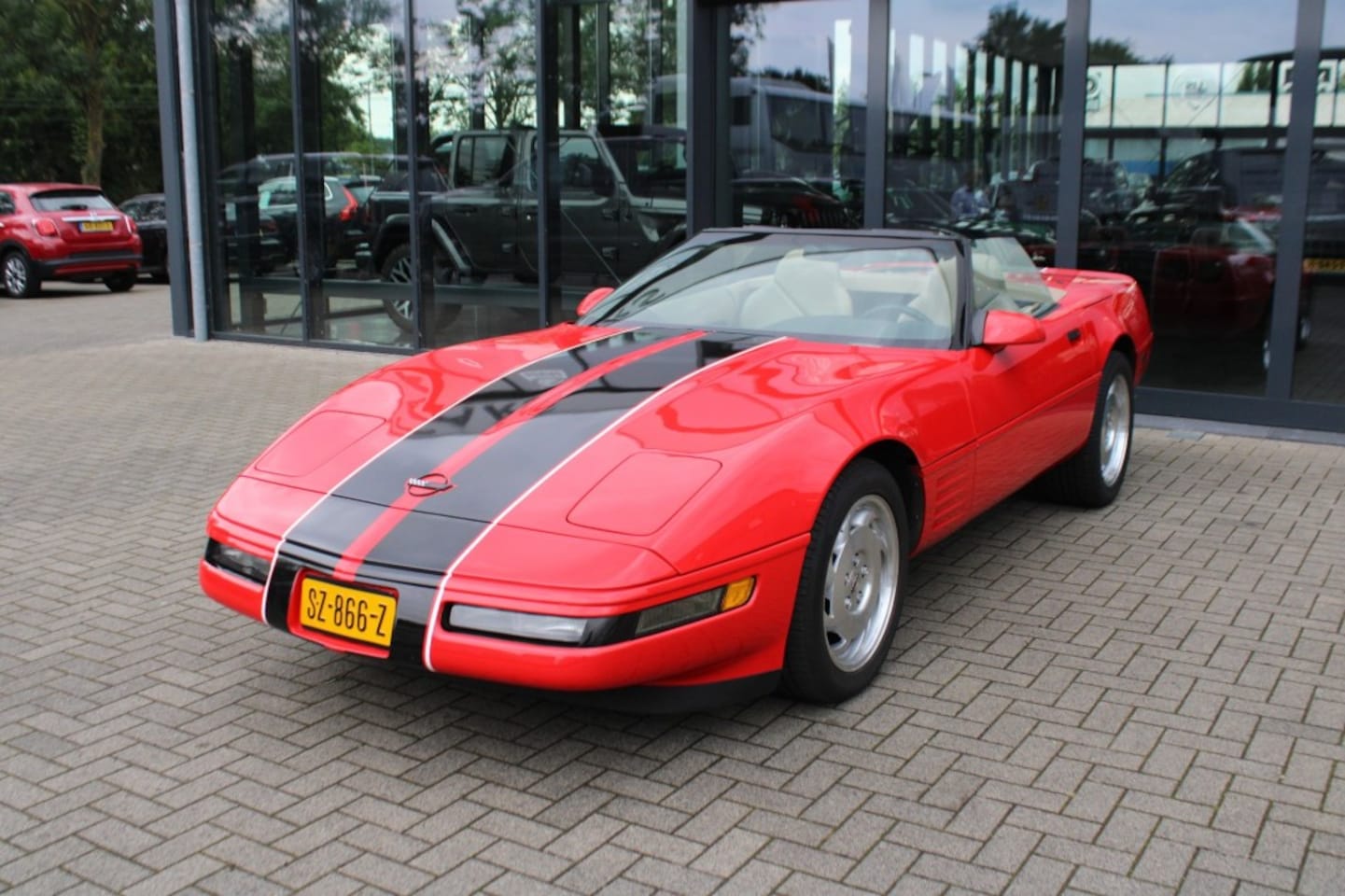 Chevrolet Corvette - 5.7i V8 Aut. Cabrio / incl. Carfax / Unieke km-stand / 305 PK - AutoWereld.nl