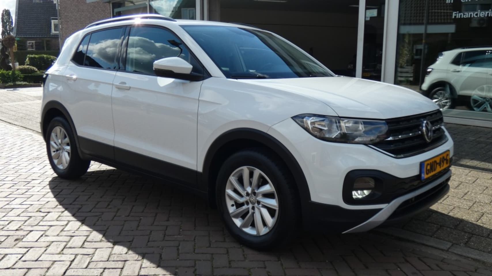 Volkswagen T-Cross - 1.0 TSI  LIFE    A.C /  LANE-ASSIST / CRUISE / APPLE-CARPLAY / L - AutoWereld.nl