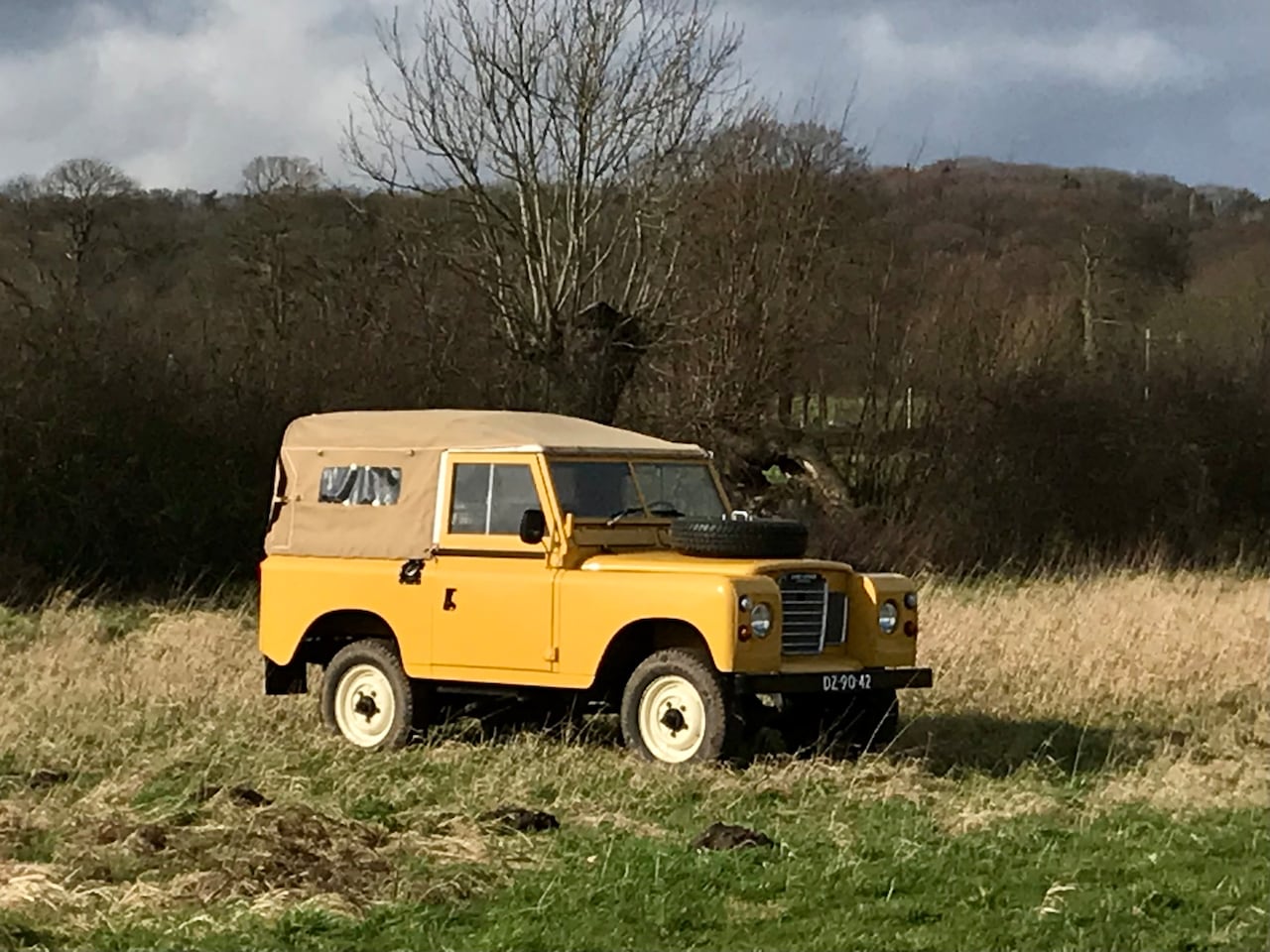 Land Rover 88 - Cabriolet met canvas kap - AutoWereld.nl