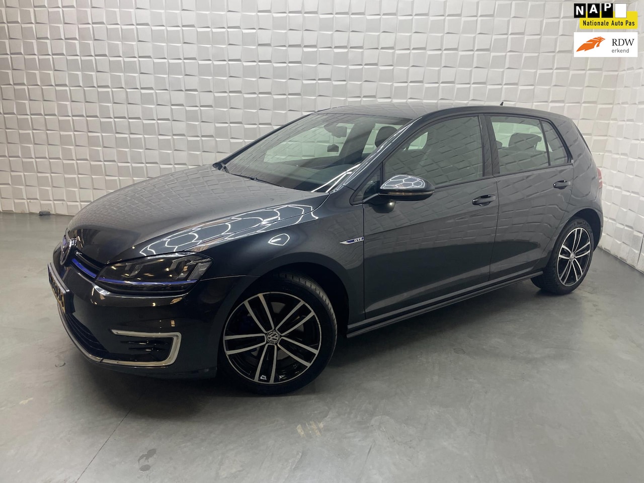 Volkswagen Golf - 1.4 TSI GTE 2DE EIGENAAR PDC ACC SFEER NAP - AutoWereld.nl