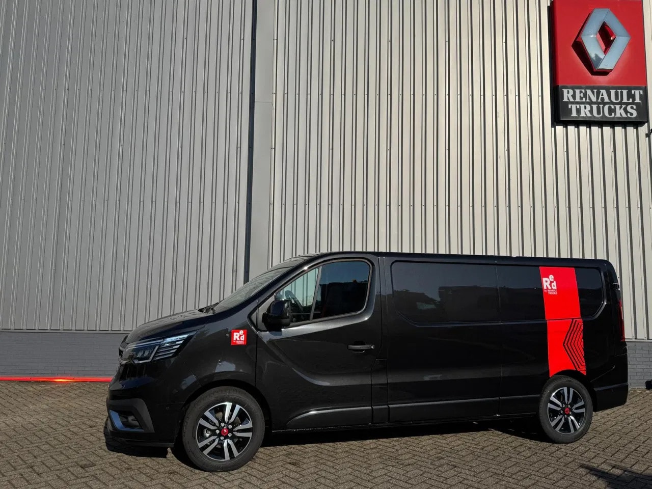 Renault Trafic E-Tech - RED EXCLUSIVE - AutoWereld.nl