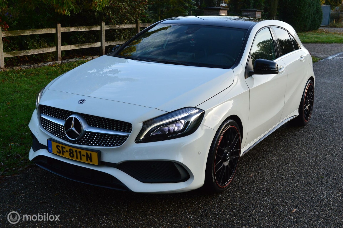 Mercedes-Benz A-klasse - Facelift 2018 AMG Pakket / Automaat - AutoWereld.nl