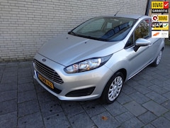 Ford Fiesta - 1.0 Style NIEUWE APK , 3 MAANDEN BOVAG GARANTIE , NIEUWE DISTRIBUTIE