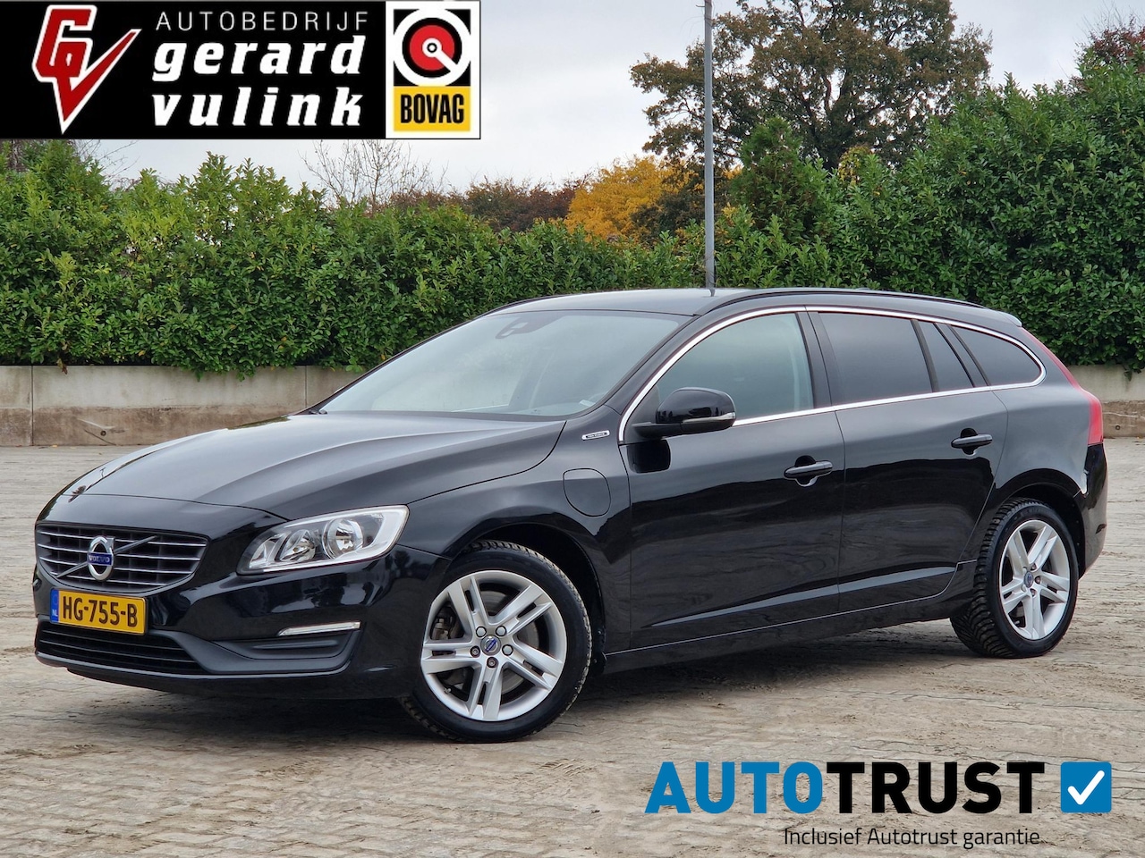 Volvo V60 - 2.4 D6 286PK MOMENTUM NW AIRCOPOMP, TREKHAAK - AutoWereld.nl