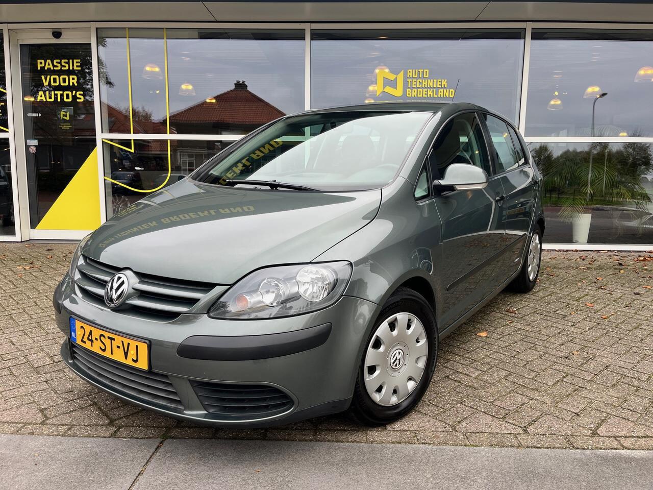 Volkswagen Golf Plus - 1.4 / AIRCO / TREKHAAK - AutoWereld.nl