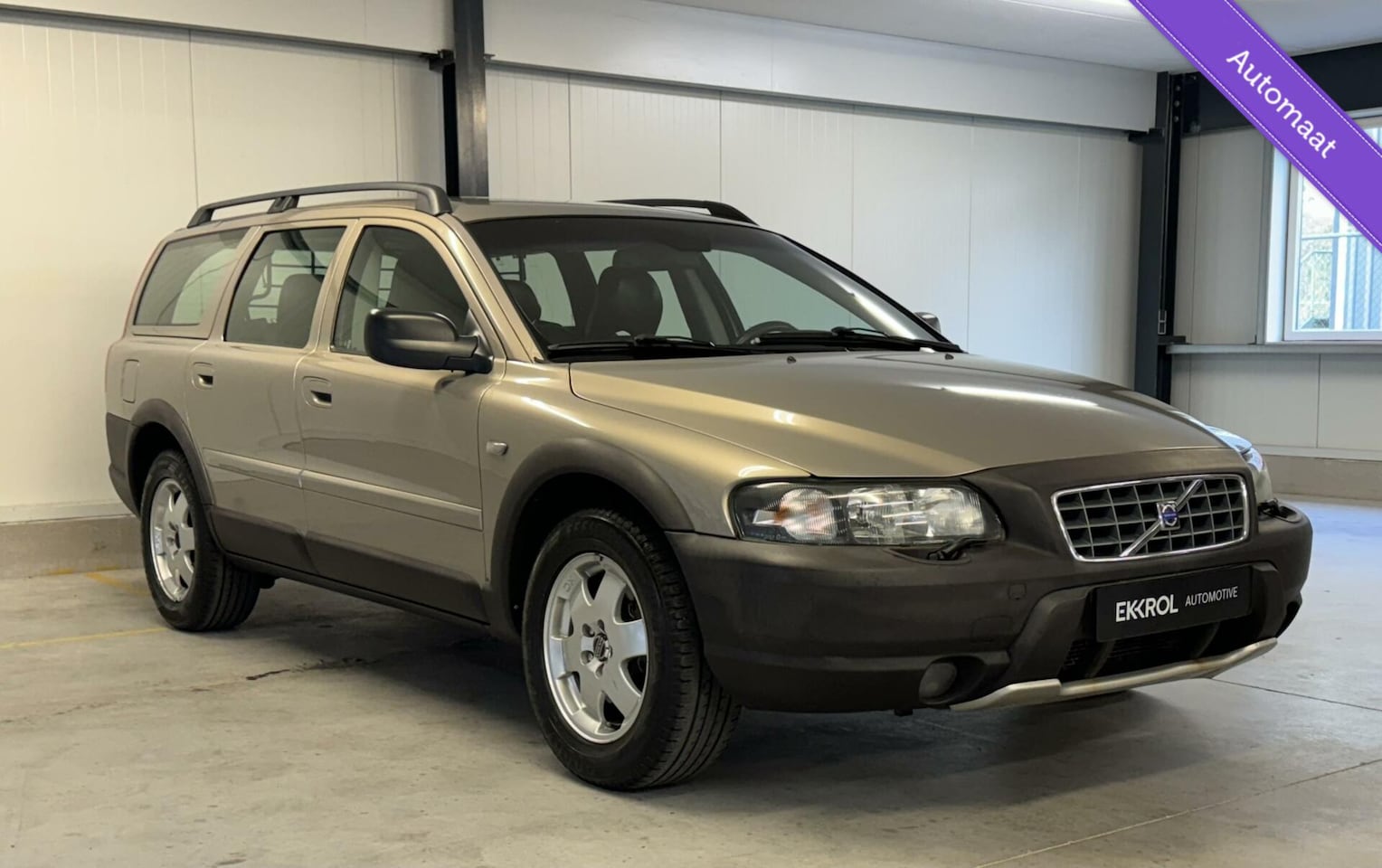 Volvo XC70 - 2.4 T AWD Comfort Line Aut. (Youngtimer / Leder) - AutoWereld.nl