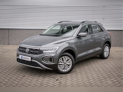 Volkswagen T-Roc - Life 1.0 81 kW / 110 pk TSI SUV 6 versn. Hand| Pdc V+A| Stoelenpakket| Carplay | ACC|