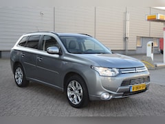 Mitsubishi Outlander - 2.0 PHEV Instyle bj14 ECC 4x4 mooie auto