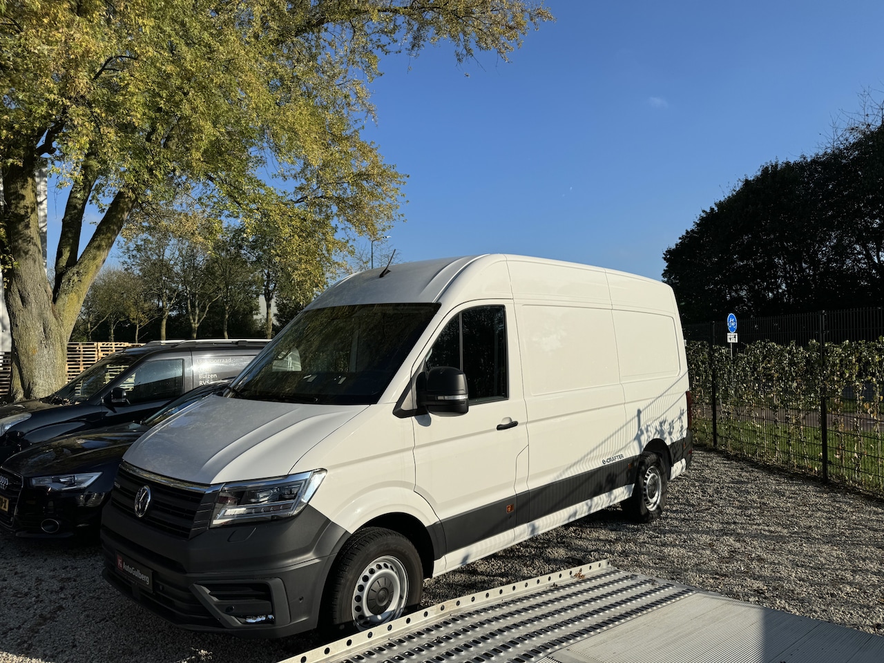 Volkswagen Crafter - e-Crafter L3 Lang H3 Hoog 36 kWh 3 personen Navi Touch Kleuren Display, Achteruitrij Camer - AutoWereld.nl