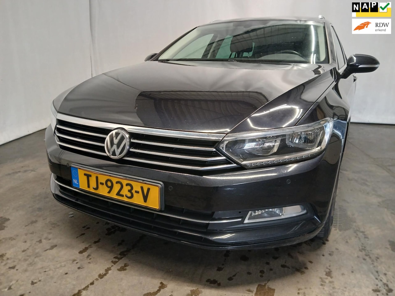 Volkswagen Passat Variant - 1.6 TDI Comfortline Business - Achter Schade - Motormanagement Brandt - AutoWereld.nl