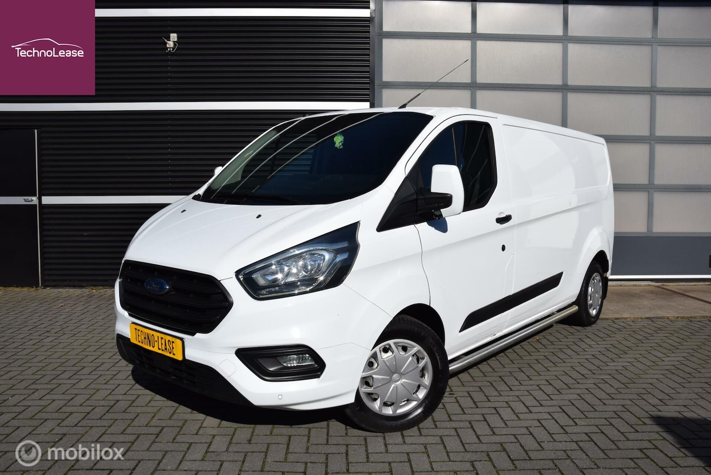 Ford Transit Custom - 2.0tdci L2H1 Tend euro 6 Camera DAB+ Airco - AutoWereld.nl