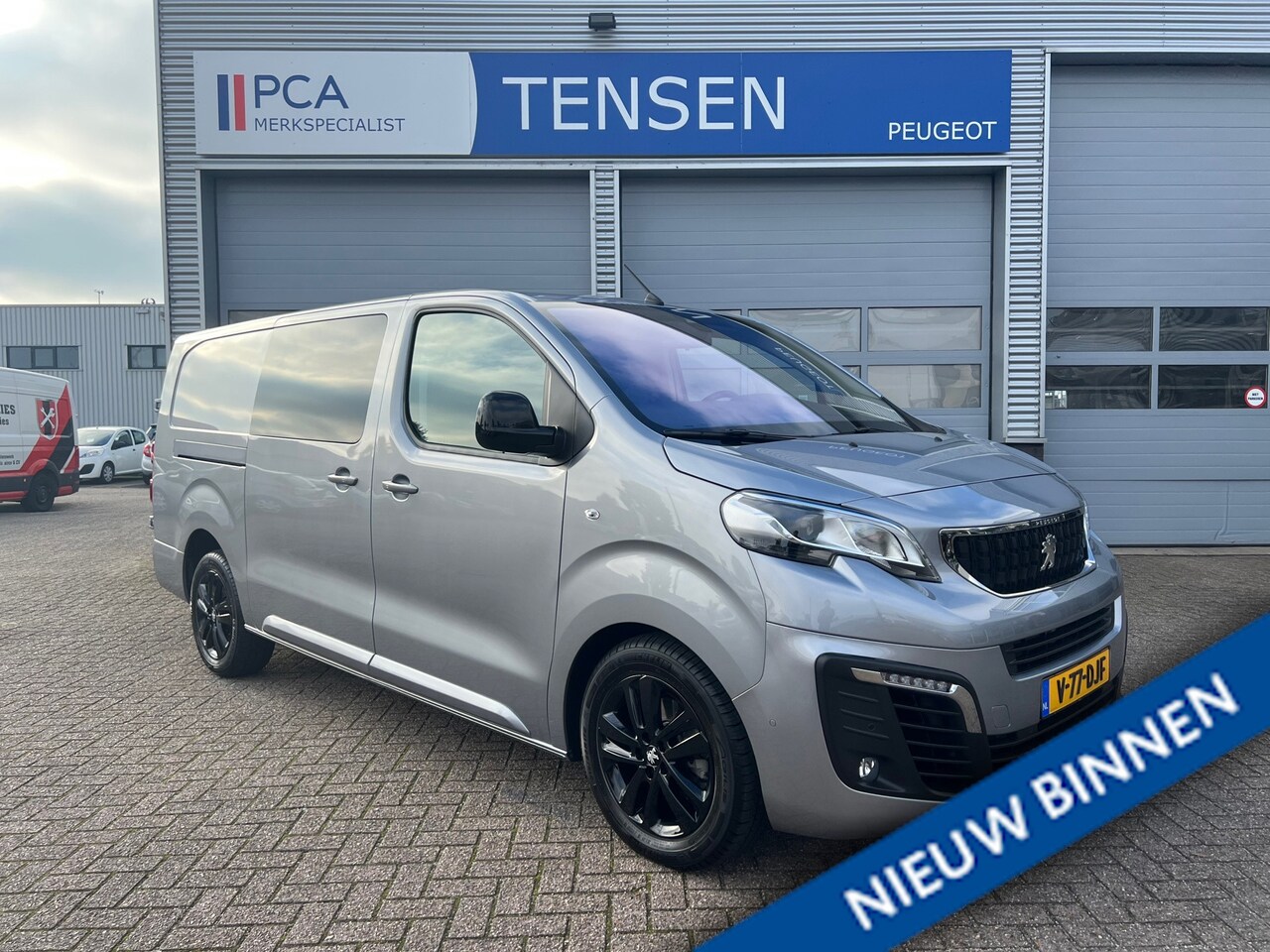 Peugeot Expert - 2.0 BlueHDI 180 S&S DC | Automaat | Navigatie | Standkachel | Xenon koplampen | Vol Leder - AutoWereld.nl