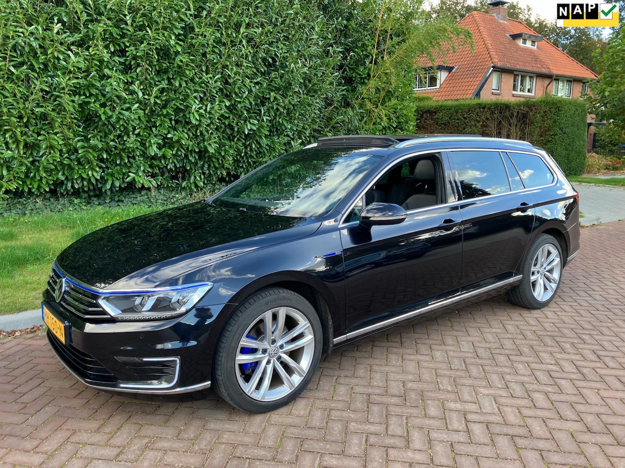 Volkswagen Passat Variant - 1.4 TSI GTE Highline panoramadak alcantara mooie auto perfect onderhouden - AutoWereld.nl